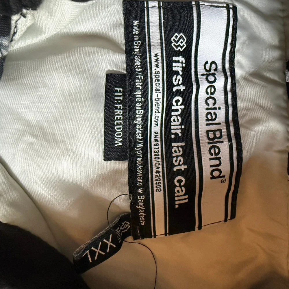 Special Blend  XXL Snowboard Jacket Black White Striped First Chair Last Call